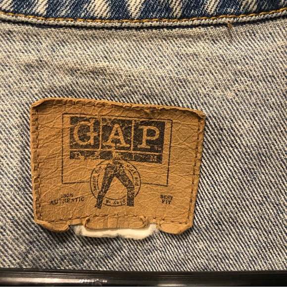 Gap light wash jean jacket - Picture 5 of 7